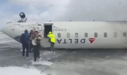 飞机事故视频,飞机事故现场还原，揭秘事故瞬间